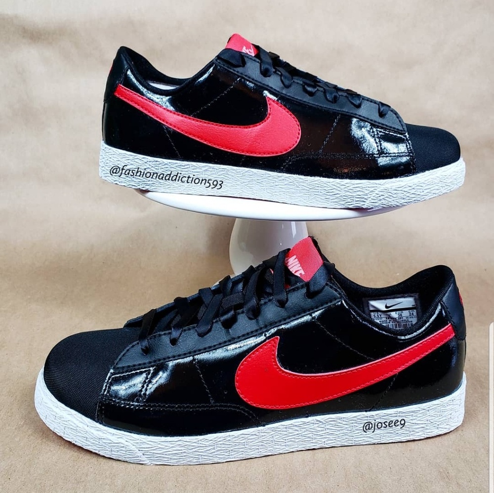 Nike Blazer low black white Coral sneakers shoes